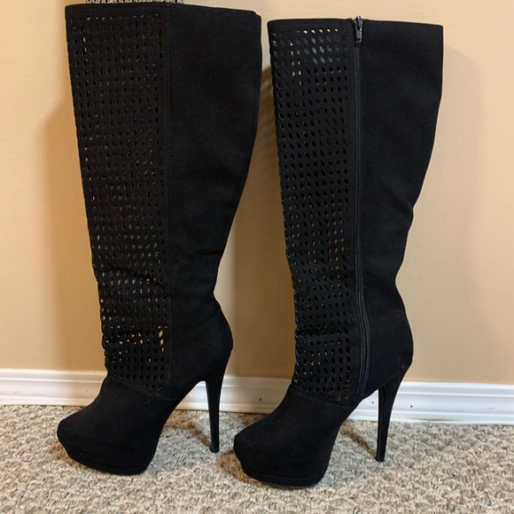 Party boots ! - Picture 1 of 1